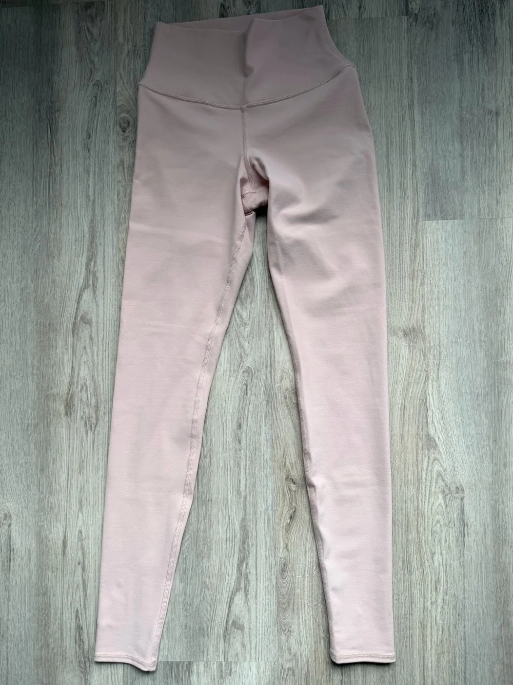 ALO Yoga - High-Waist Airbrush Legging in  Pink Quartz / Pale Blush - size XS